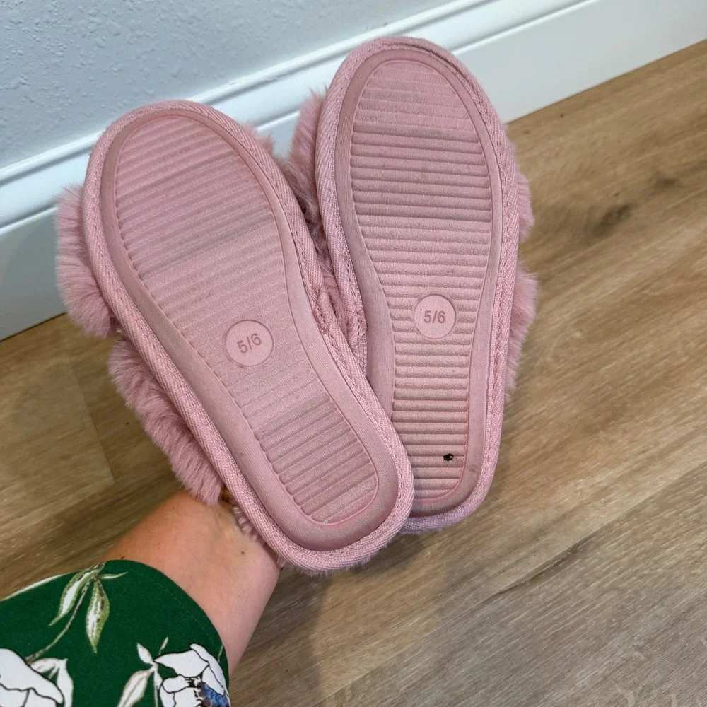 Stars Above Slippers Kids S 5/6 Pink Faux Fur Crisscross Open Toe Slide Shoes
